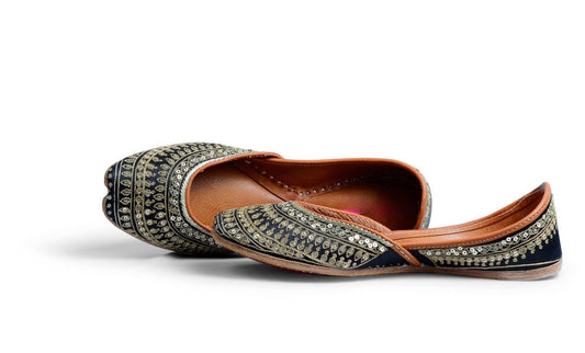 Black Embroidered Jutti with Golden Zari & Sequin Work – Ethnic Footwear for Women
